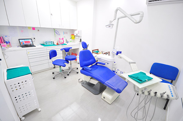 Dantų implantų kaina